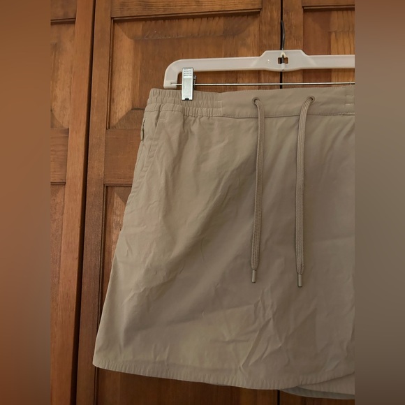 Eddie Bauer Women's Cute Minimalist Preppy Tan M Athletic Athliesure Skirt/Skort - Picture 2 of 14